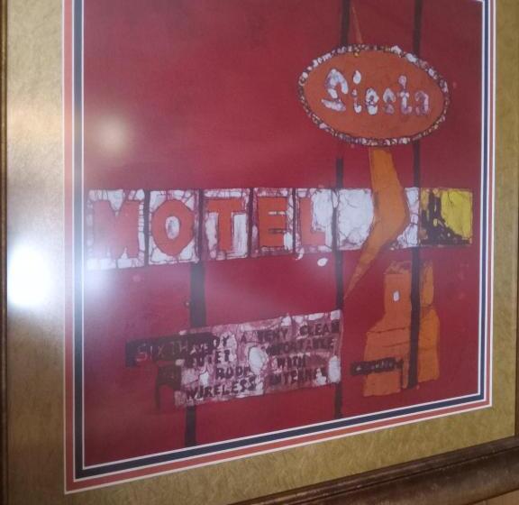Siesta Motel