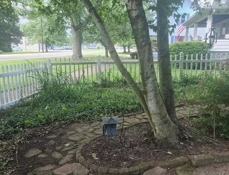 1873 Victorian Rose B & B