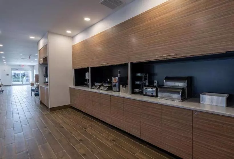 Hotelli Towneplace Suites By Marriott Clinton