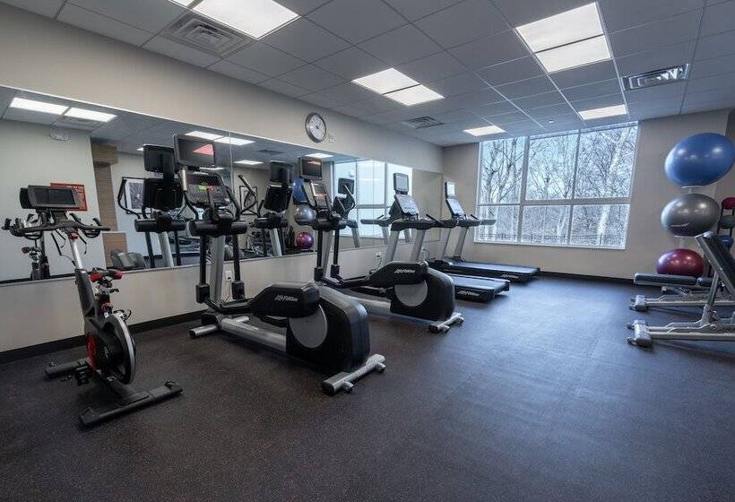 ホテル Towneplace Suites By Marriott Clinton