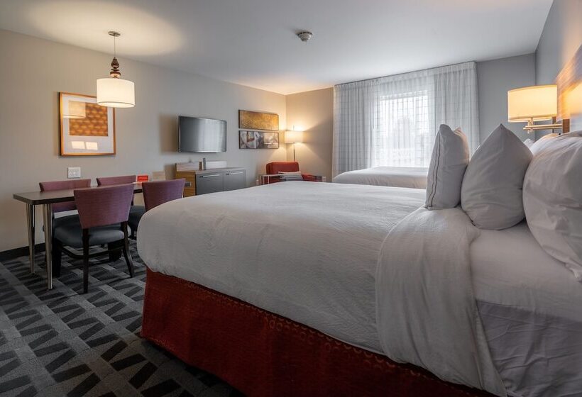 ホテル Towneplace Suites By Marriott Clinton