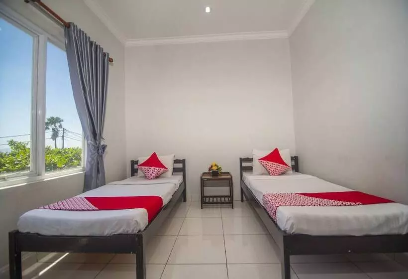 Collection O 1401 Hotel Mayanearketapang Satu Beach