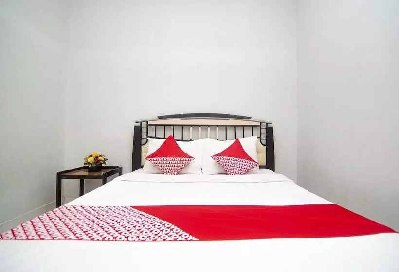 Collection O 1401 Hotel Mayanearketapang Satu Beach