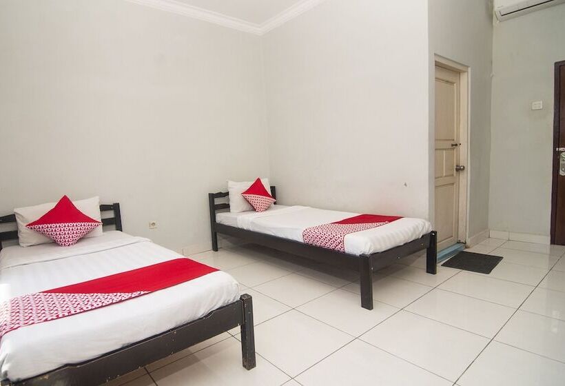 Collection O 1401 Hotel Mayanearketapang Satu Beach