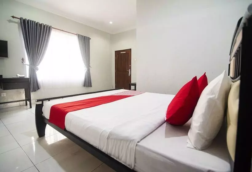 Collection O 1401 Hotel Mayanearketapang Satu Beach