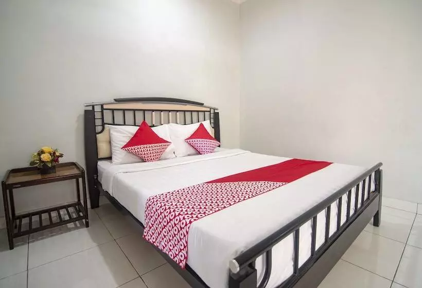 Collection O 1401 Hotel Mayanearketapang Satu Beach