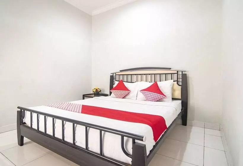 Collection O 1401 Hotel Mayanearketapang Satu Beach