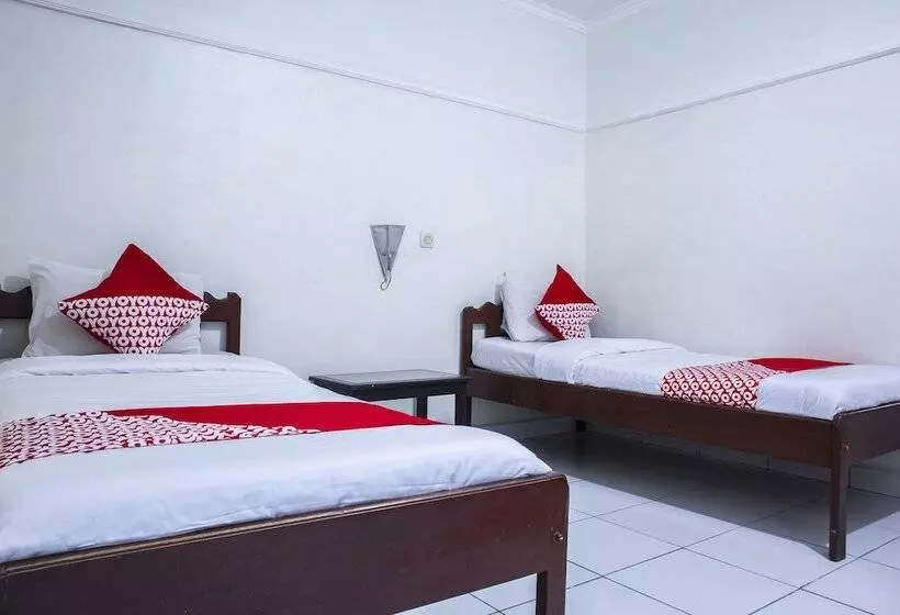 Collection O 1401 Hotel Mayanearketapang Satu Beach