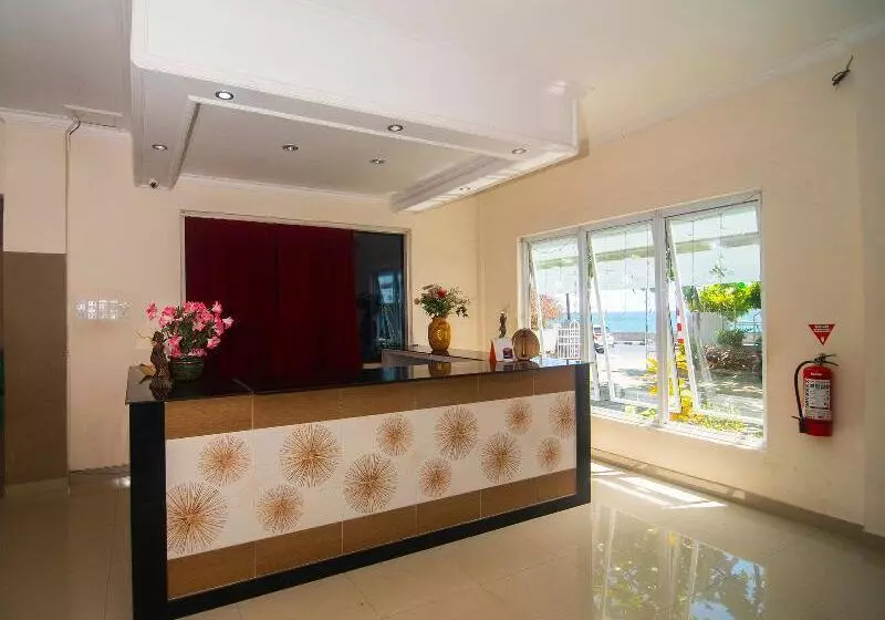 Collection O 1401 Hotel Mayanearketapang Satu Beach