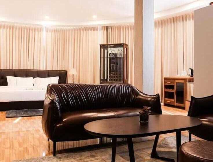 One Vientiane Hotel & Restaurant