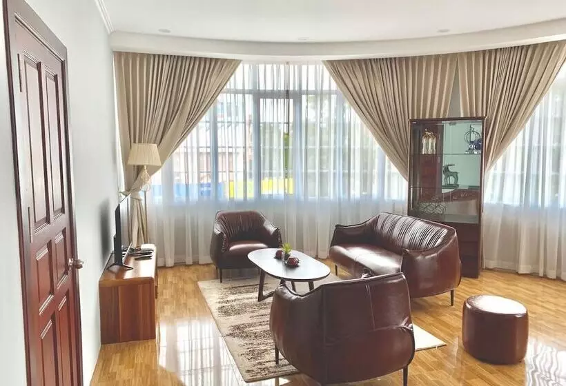 One Vientiane Hotel & Restaurant