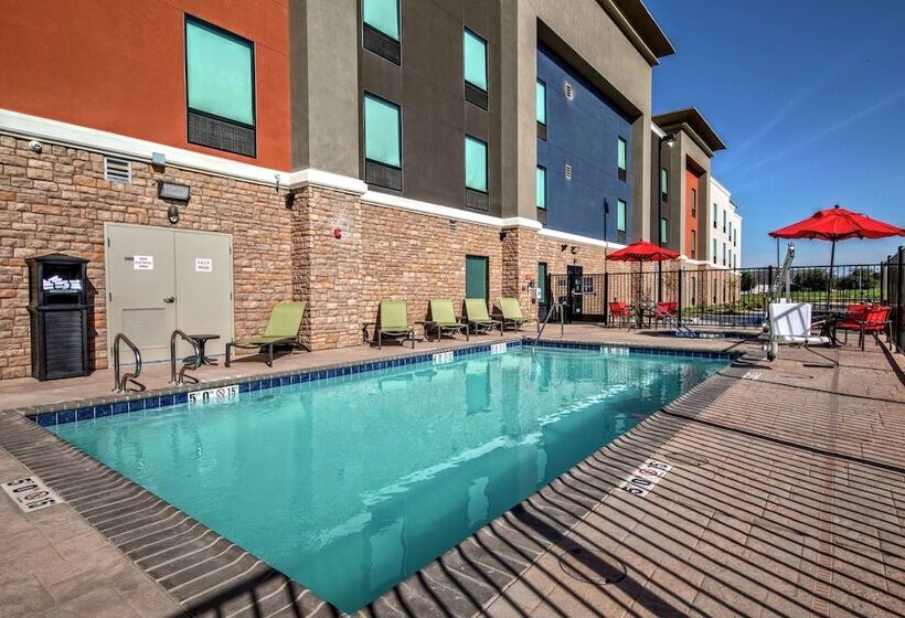 فندق Hampton Inn Fresno Airport