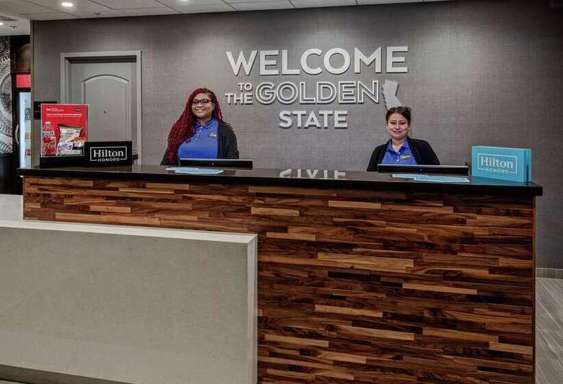 فندق Hampton Inn Fresno Airport