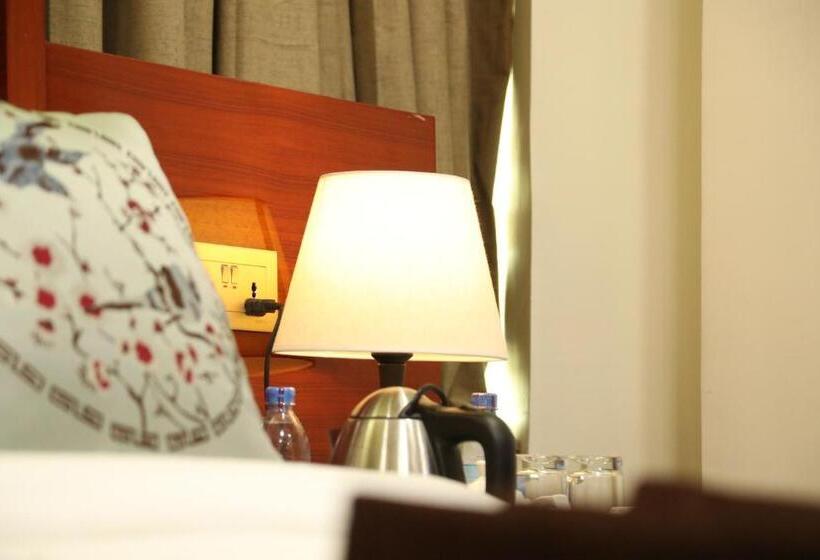 تختخواب و صبحانه Jaromax Palace