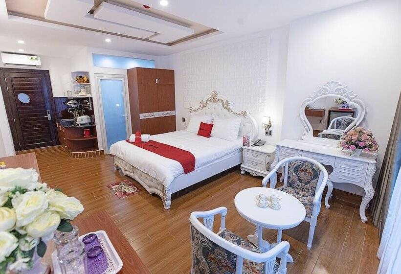 هتل Reddoorz Plus @ Cach Mang Thang 8 Street