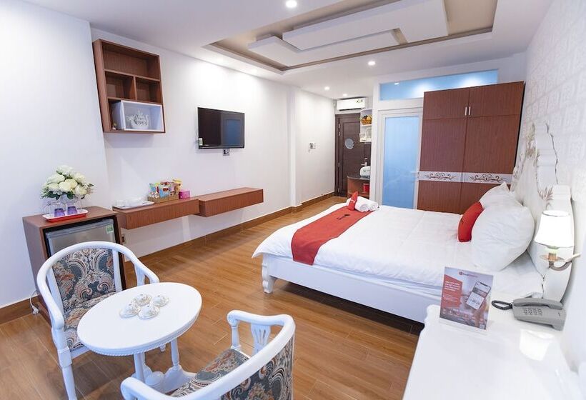 هتل Reddoorz Plus @ Cach Mang Thang 8 Street