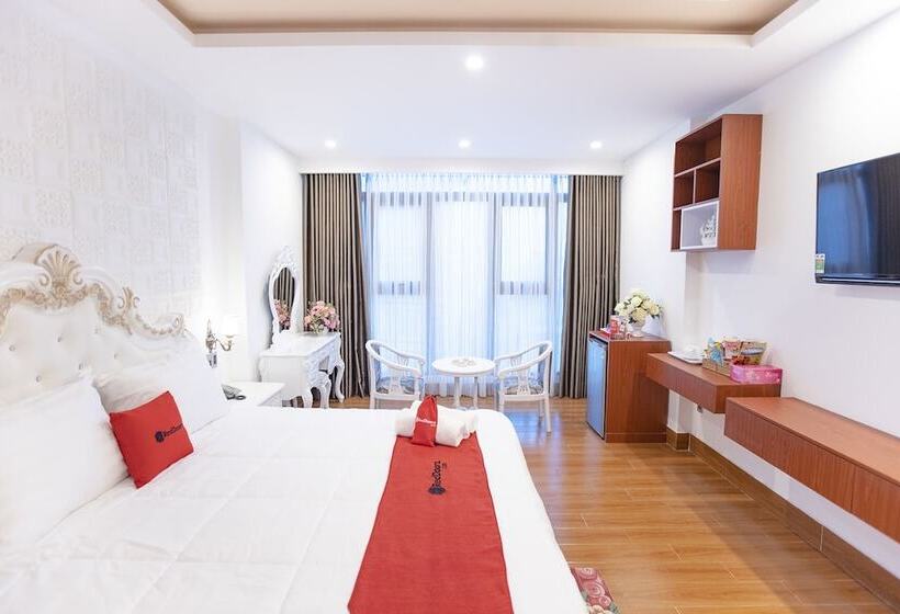 هتل Reddoorz Plus @ Cach Mang Thang 8 Street