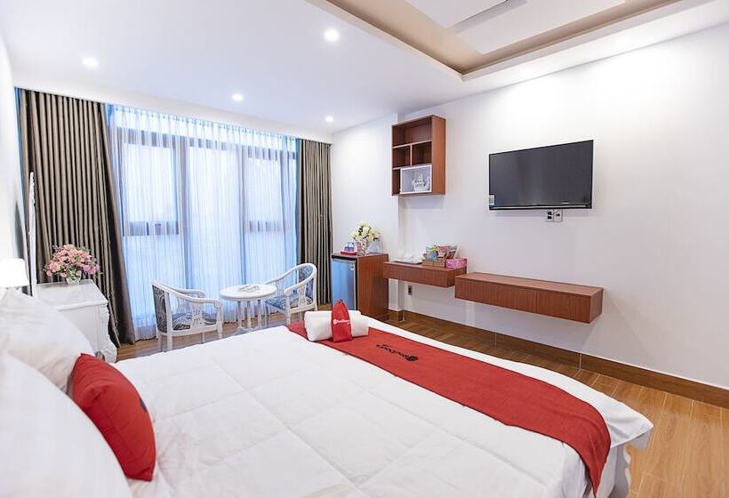 هتل Reddoorz Plus @ Cach Mang Thang 8 Street