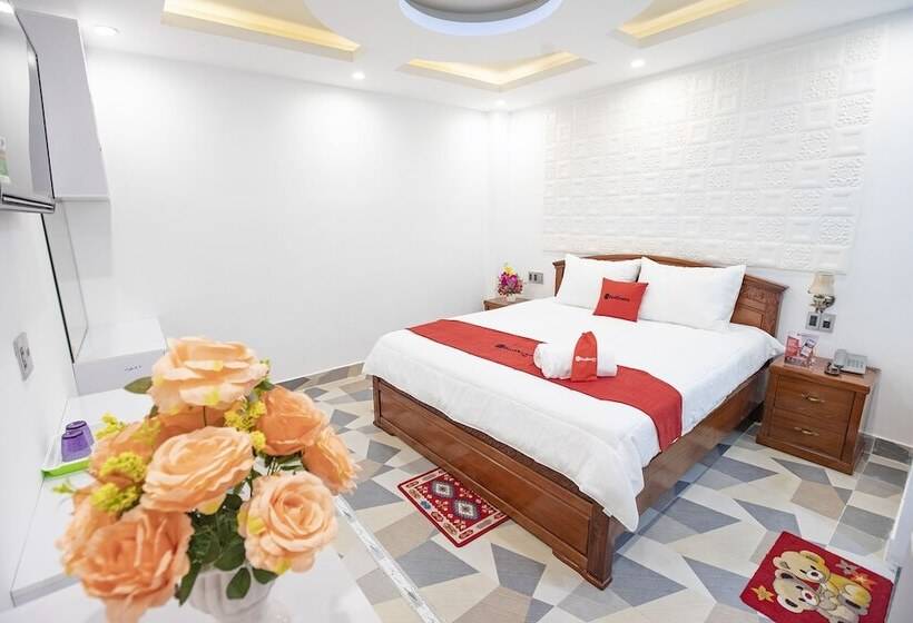 هتل Reddoorz Plus @ Cach Mang Thang 8 Street