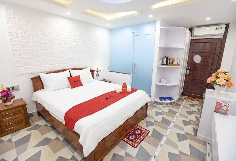 هتل Reddoorz Plus @ Cach Mang Thang 8 Street