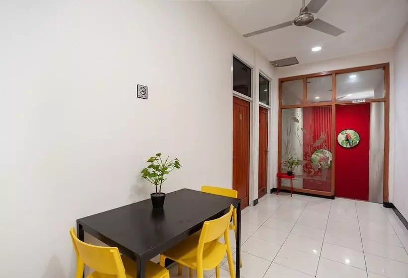 ペンション Mega Stay Near Mall Kelapa Gading