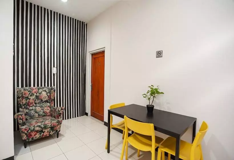 ペンション Mega Stay Near Mall Kelapa Gading