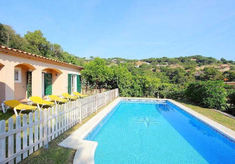 فندق Holiday Home Villa Dubos