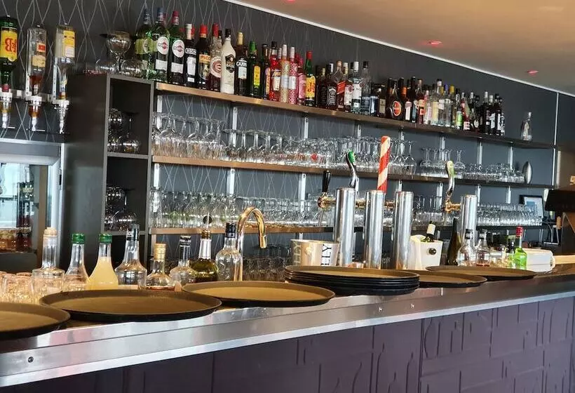 ホテル Les 7 Meuses   Restaurant & Hébergements Hôteliers   Insolites   Wellness   Gîtes