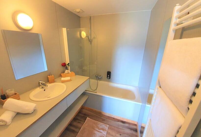 هتل Les 7 Meuses Restaurant & Hébergements Hôteliers Insolites Wellness Gîtes