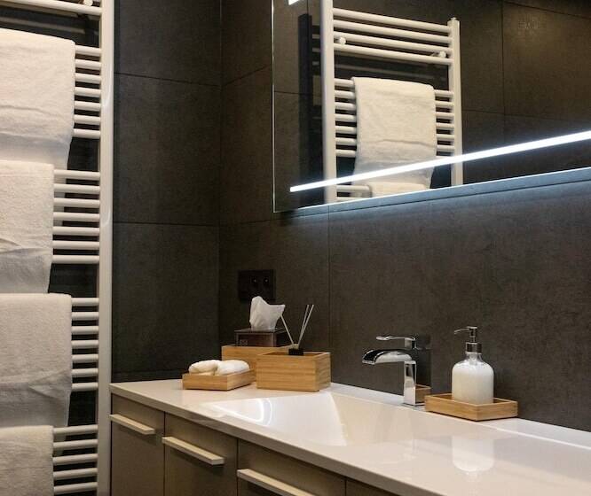 هتل Les 7 Meuses Restaurant & Hébergements Hôteliers Insolites Wellness Gîtes