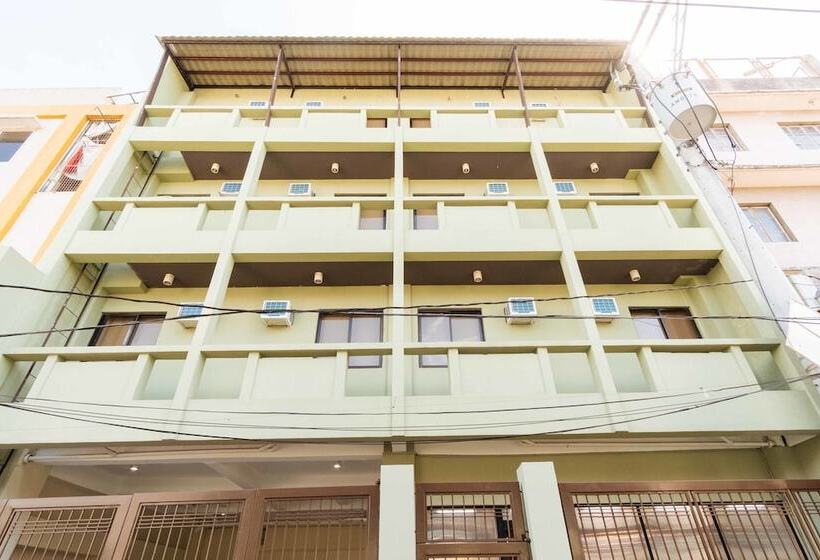 Отель Reddoorz Plus Near Osmena Highway 2