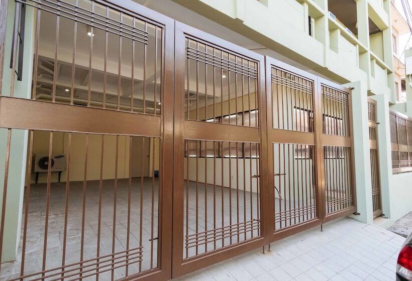 Отель Reddoorz Plus Near Osmena Highway 2