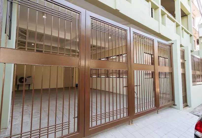 ホテル Reddoorz Plus Near Osmena Highway 2