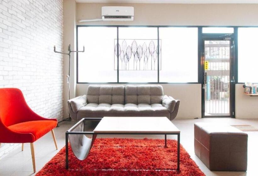 Отель Reddoorz Plus Near Osmena Highway 2