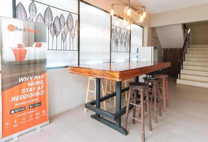 Отель Reddoorz Plus Near Osmena Highway 2