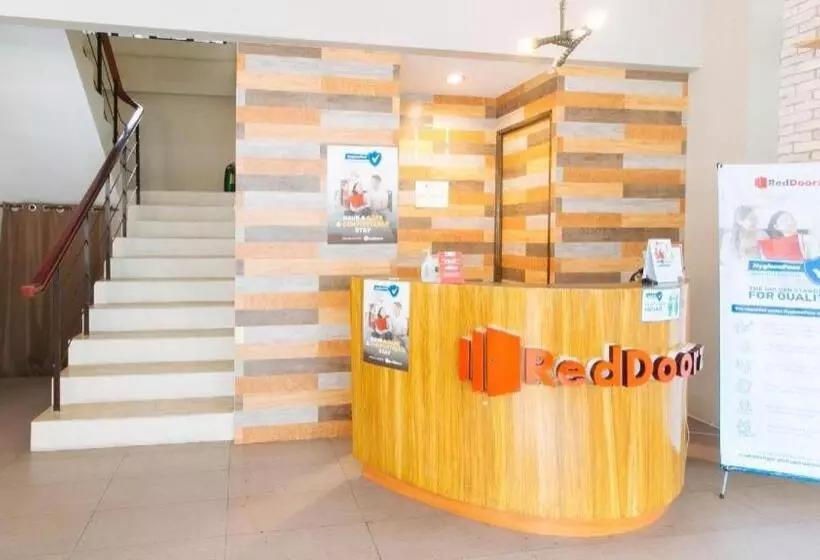 ホテル Reddoorz Plus Near Osmena Highway 2