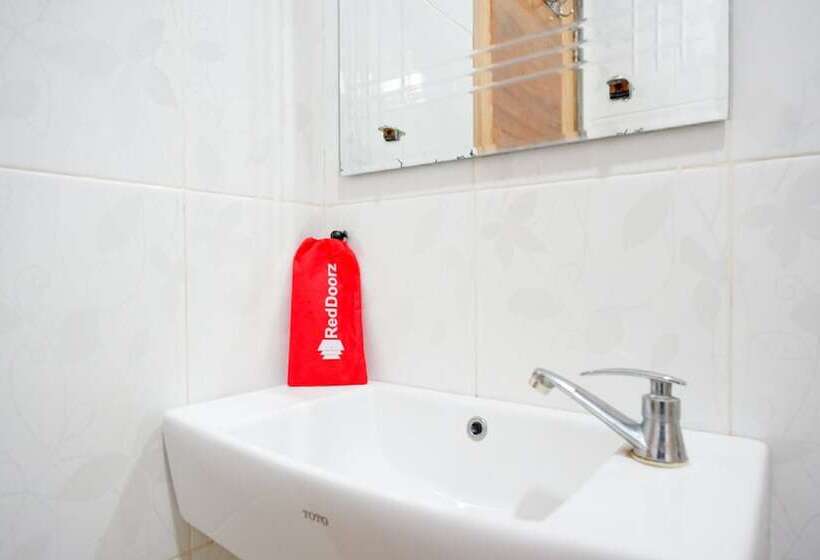 Hotel Reddoorz Syariah Near Universitas Negeri Gorontalo 2