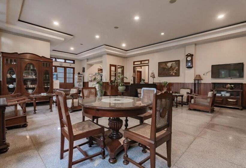 פנסיון Reddoorz Near Simpang Dago 2