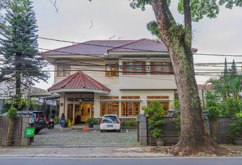 Majatalo Reddoorz Near Simpang Dago 2