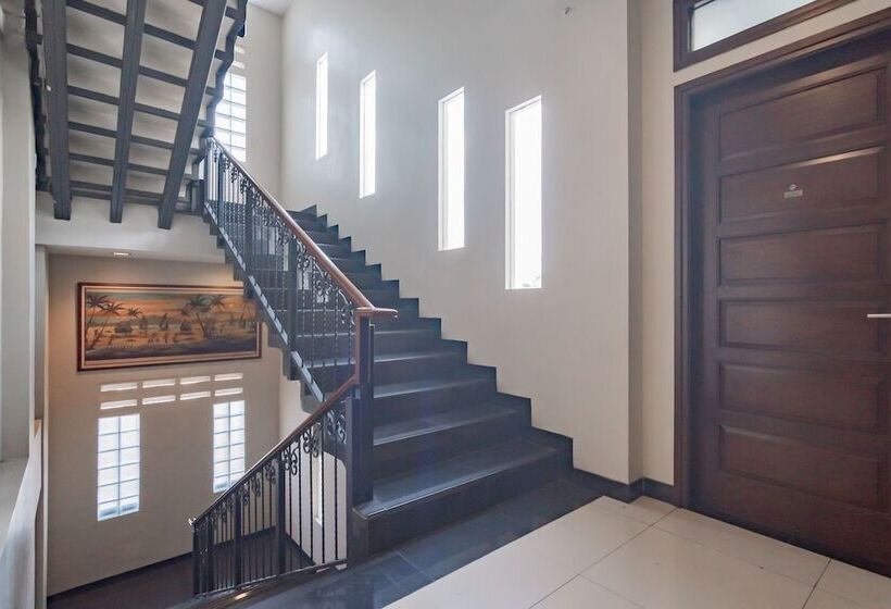 פנסיון Reddoorz Near Simpang Dago 2