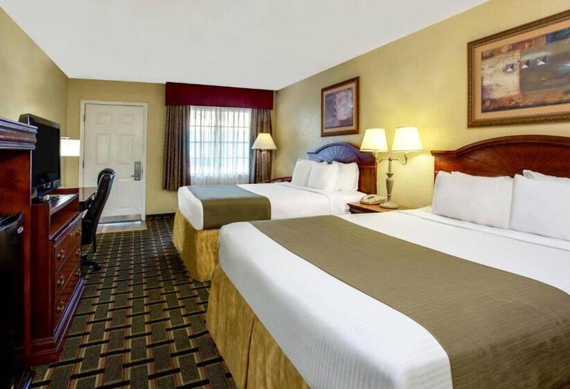 فندق Baymont By Wyndham Lake City