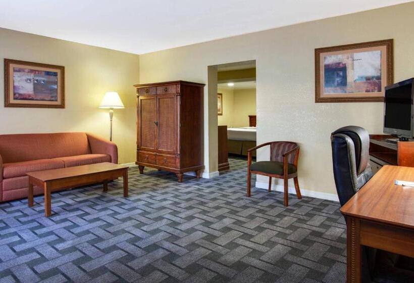 فندق Baymont By Wyndham Lake City