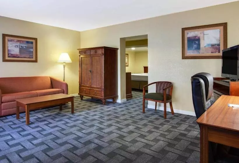 호텔 Baymont By Wyndham Lake City