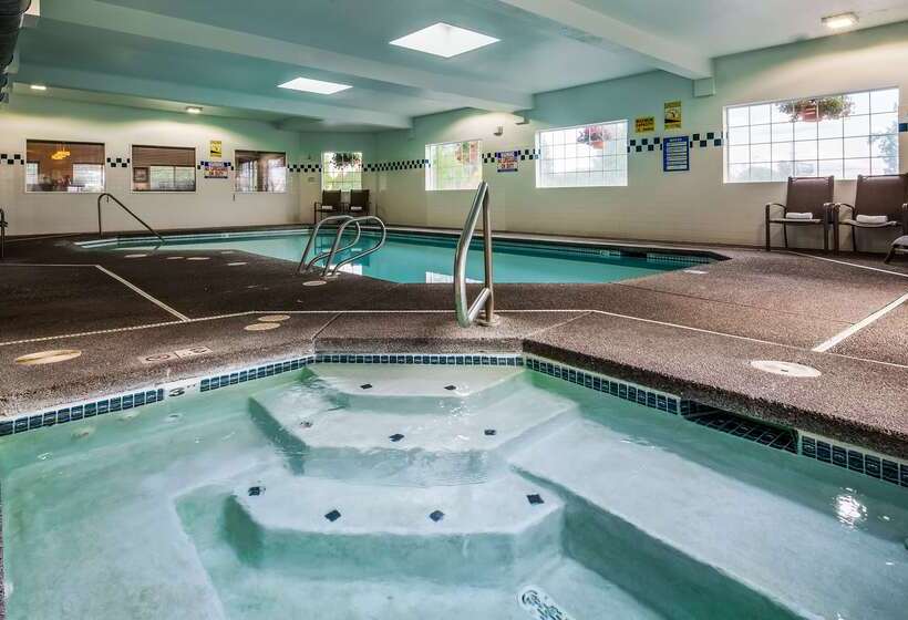 ホテル Best Western Oak Meadows Inn