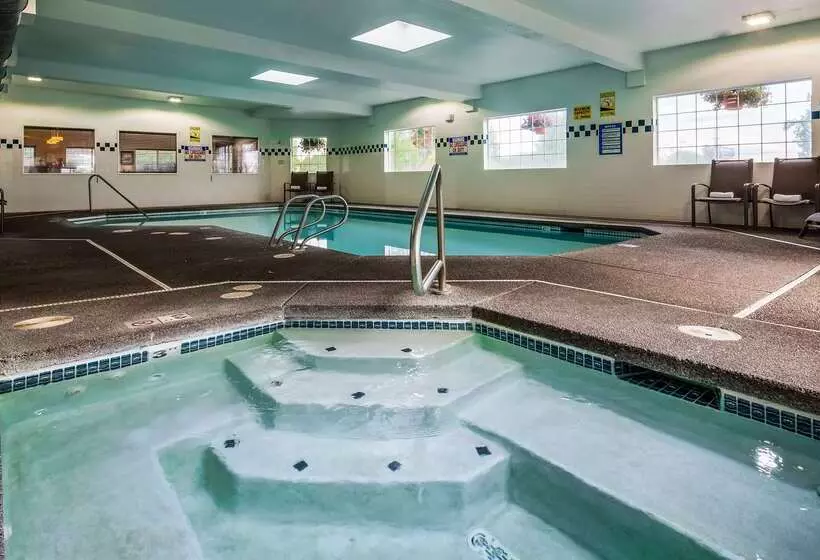 فندق Best Western Oak Meadows Inn