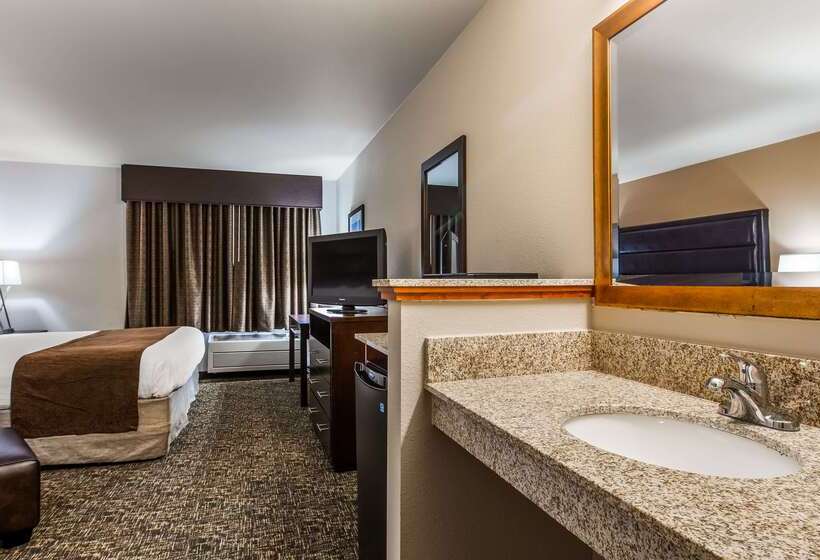ホテル Best Western Oak Meadows Inn