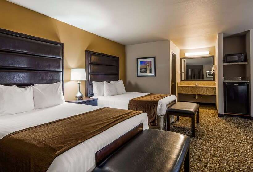 ホテル Best Western Oak Meadows Inn