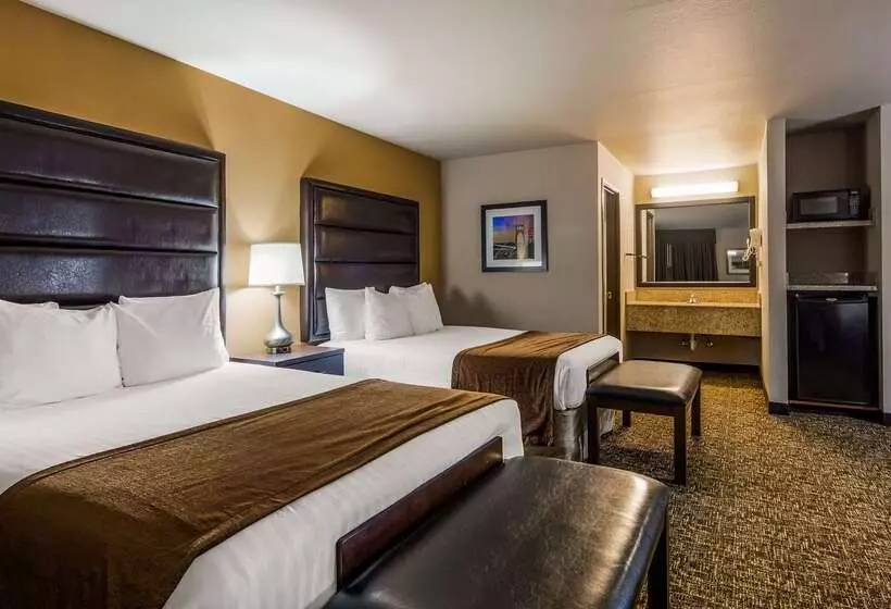 فندق Best Western Oak Meadows Inn