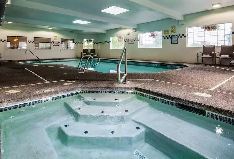 فندق Best Western Oak Meadows Inn