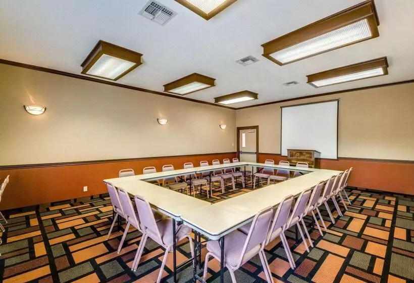 酒店 Econo Lodge Inn & Suites